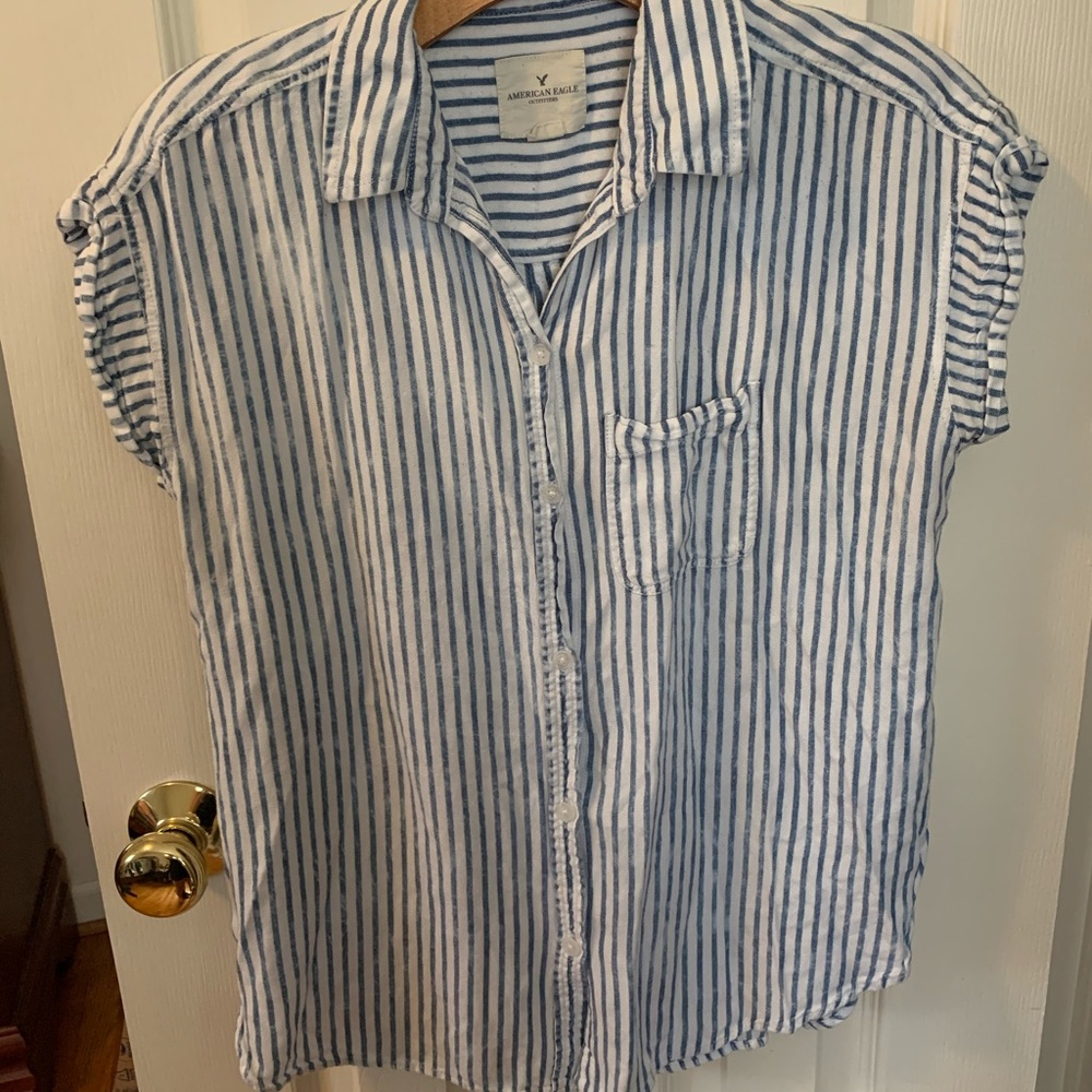 American Eagle short leave button up